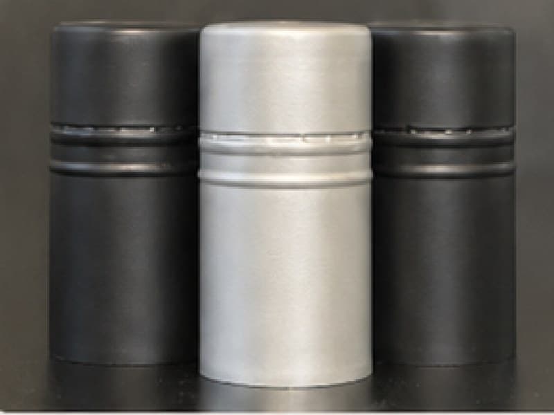 ELEVE premium aluminium wine closures in silver and black